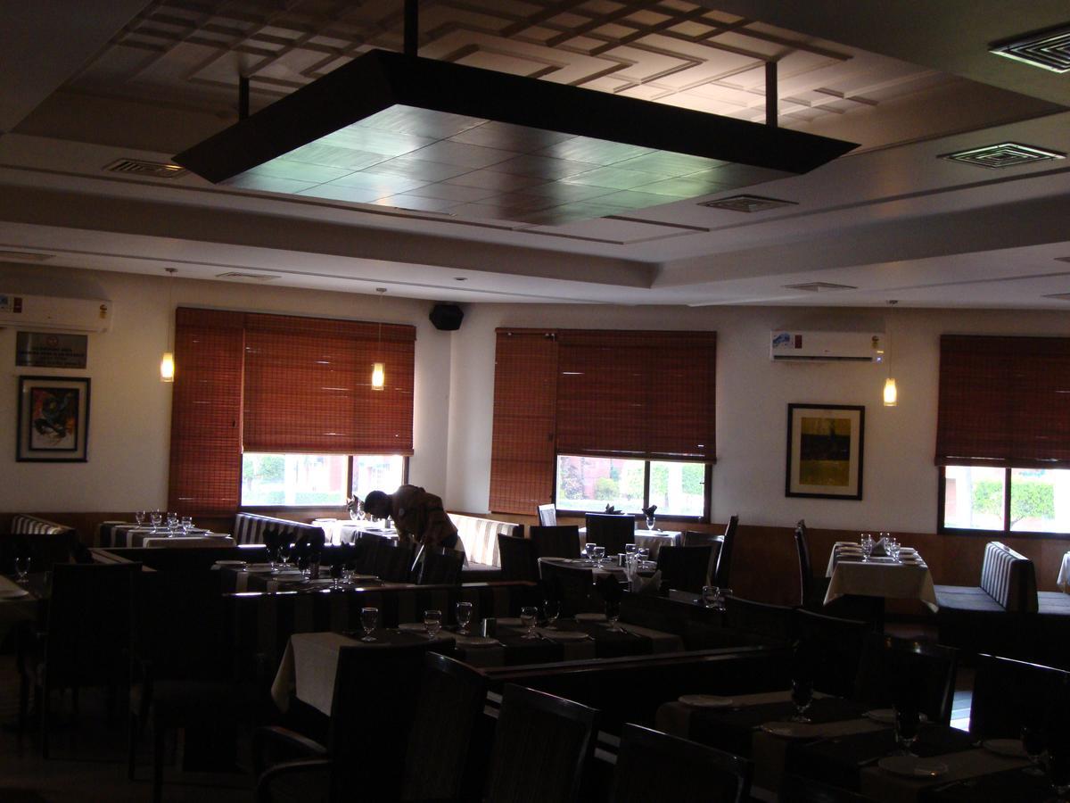 Hotel North Park Panchkula Luaran gambar